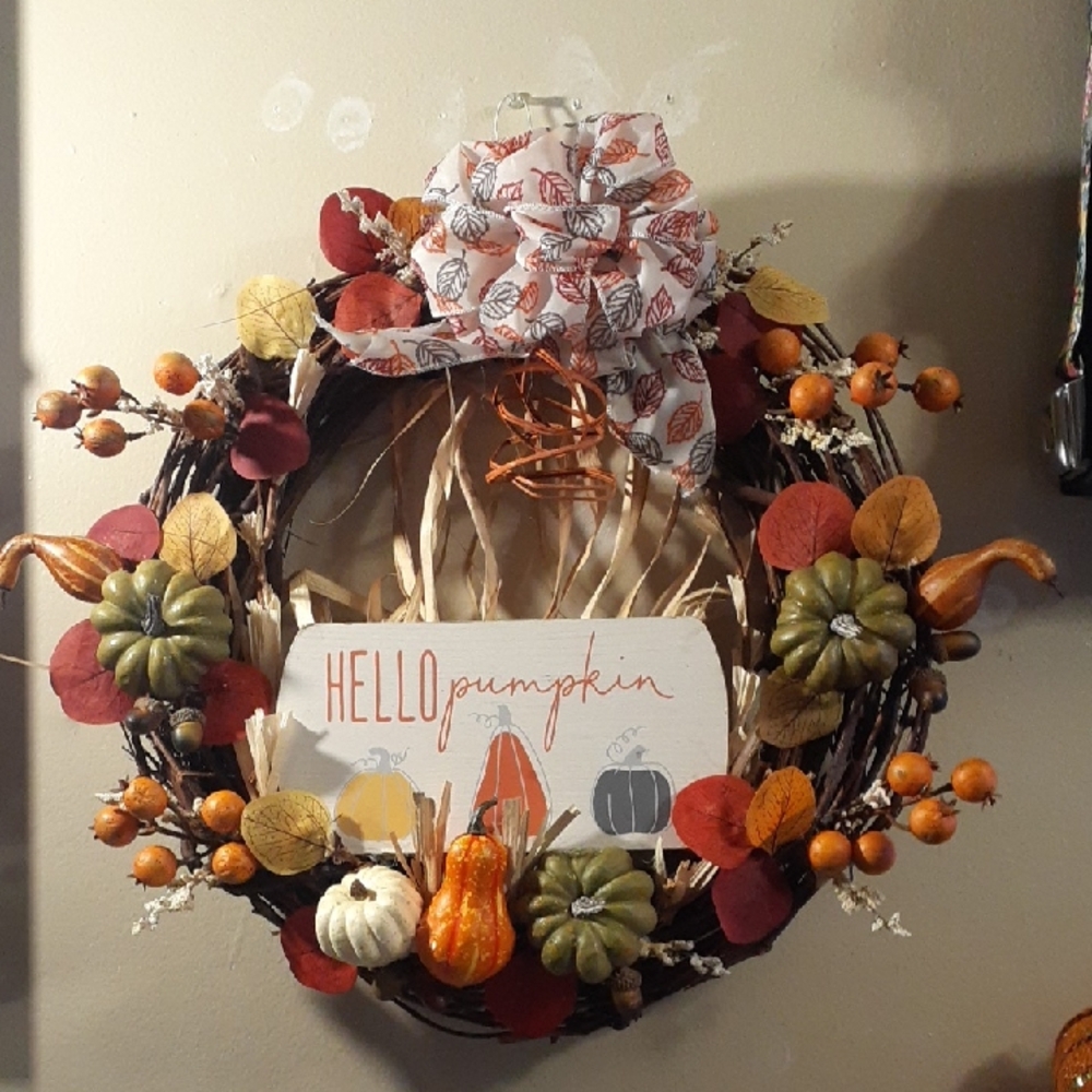 Autumn Hand Crafted Grapvine Wreath with Pumpkins and Leaves